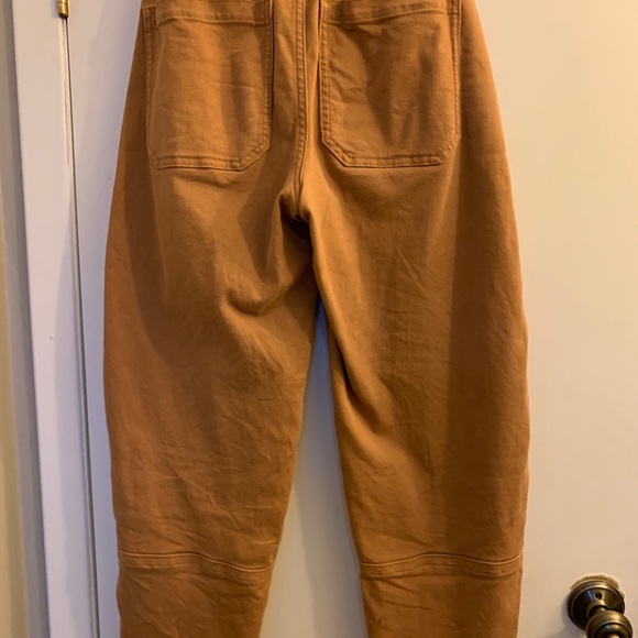 Everlane Barrel Utility Jeans in Camel - Picture 4 of 5